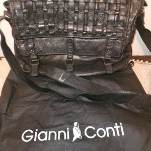 Gianni Conti Women's Woven Black Leather Messenger Crossbody bag